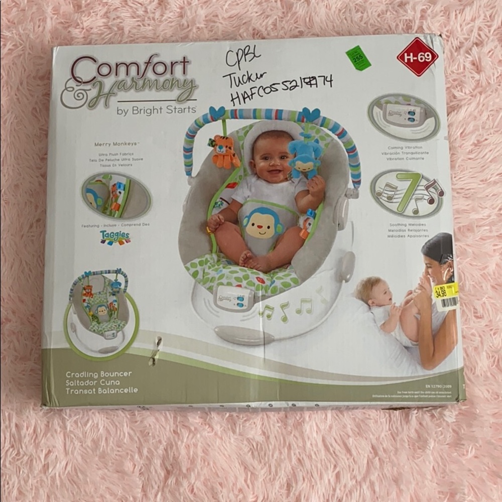 Baby cradling bouncer
